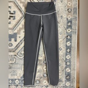 Daily Drills leggings in grey. Size small